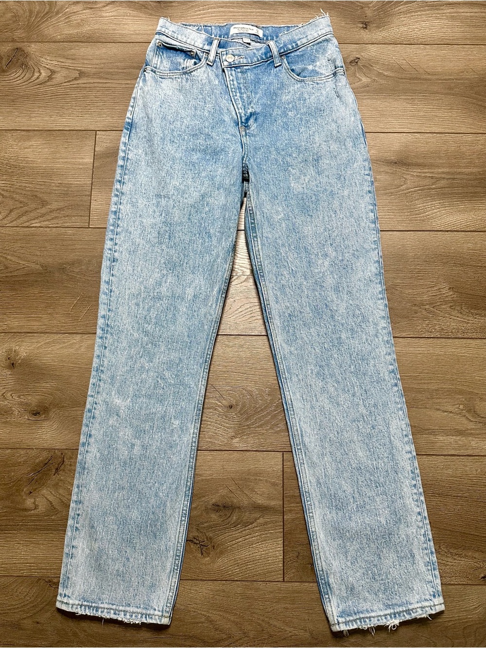 Abercrombie & Fitch the 90's Straight Ultra High Rise Curve Love Blue Jeans 27